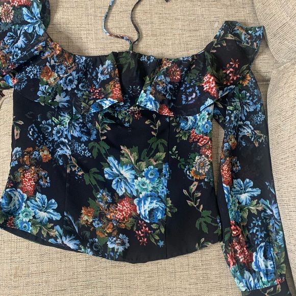 💫HP‼️💫 NWOT LPA (Revolve) Whimsical Off-Shoulder Blouse in Antique Floral, Small - Picture 5 of 7